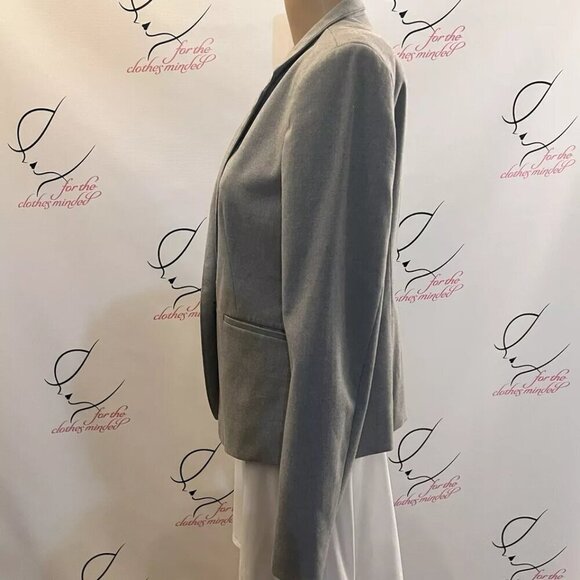 Ann Taylor. Size Large (runs small). Gray Professional Lined Blazer Jacket. GB - Picture 6 of 7